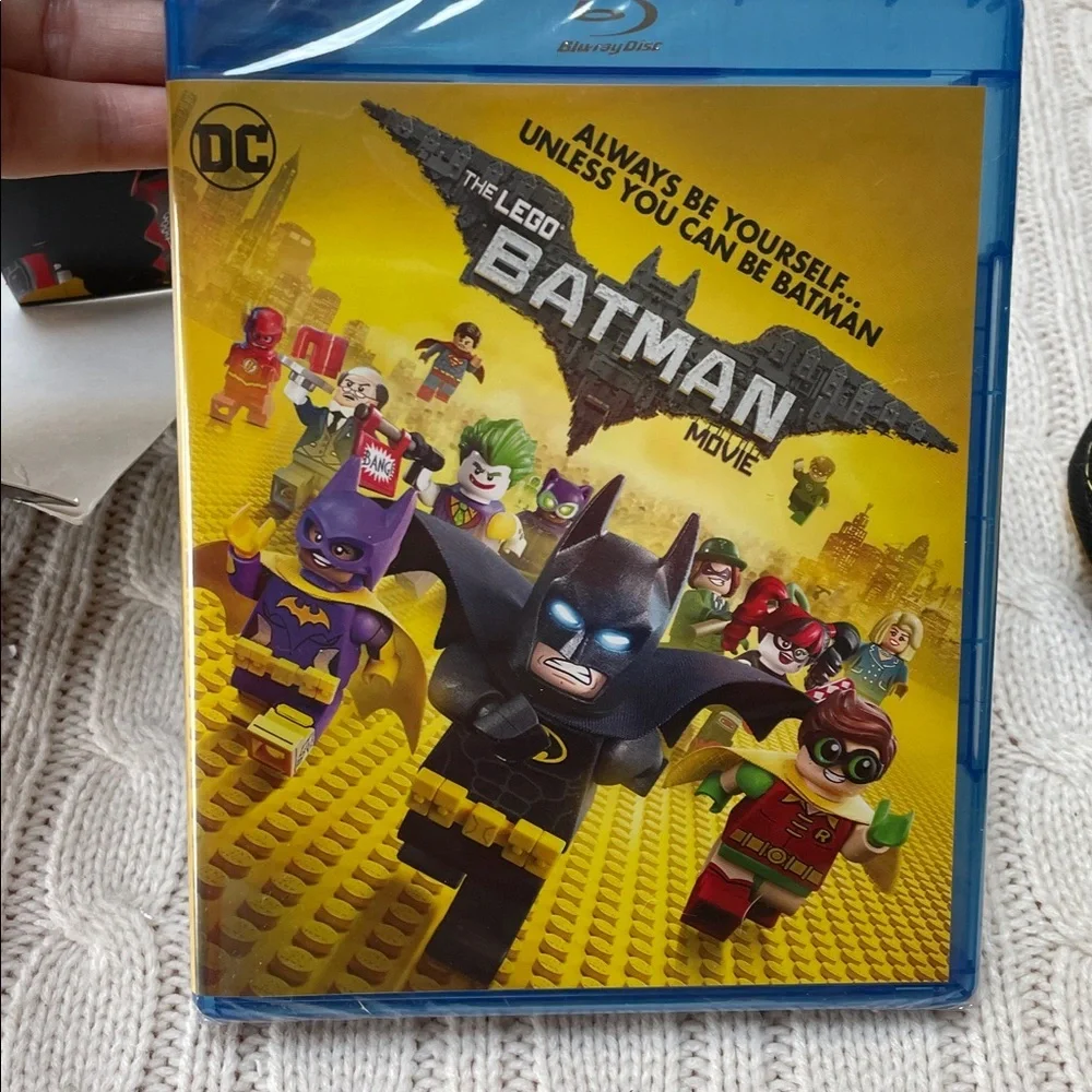 New Lego Batman Movie Blu-Ray and DVD lunchbox removable cape 2017 Warner Bros